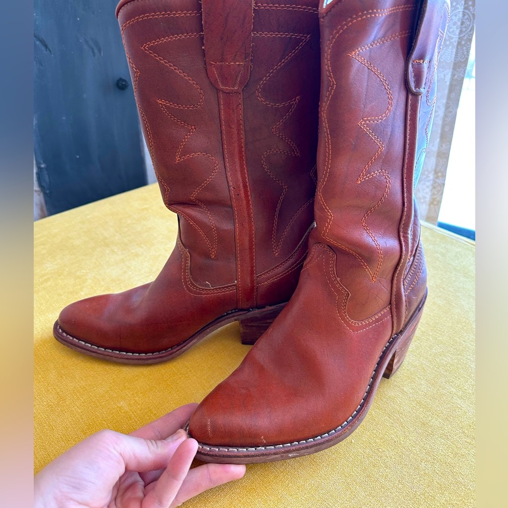 Vintage Darwin Cowboy boots size women’s 9 ~ Like NeW $ 75